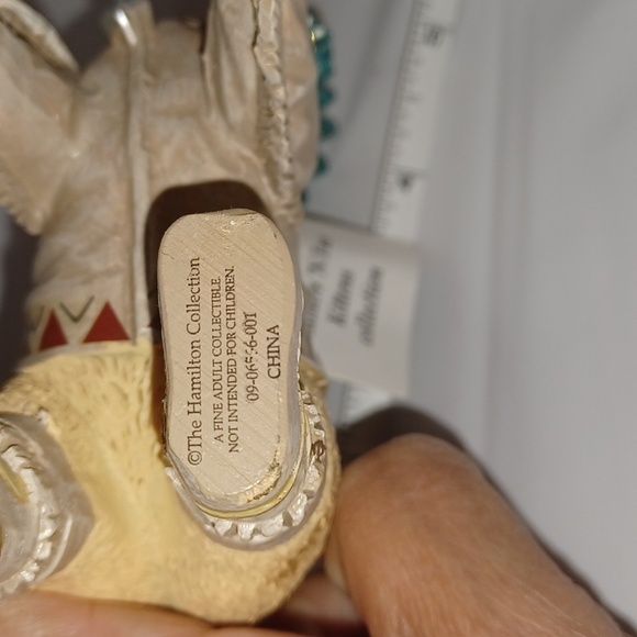 Hamilton Collection "Chief Runs with Paws 🐾 - Picture 6 of 9